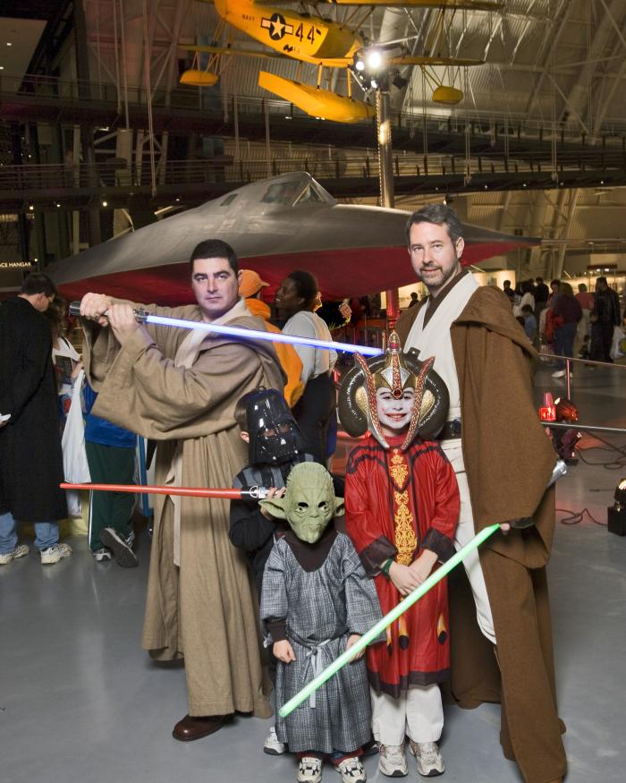 Trick or Treaters Pose with Star Wars Characters at the Udvar-Hazy Center