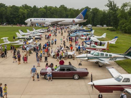 Airplanes on display outside the Udvar-Hazy Center.