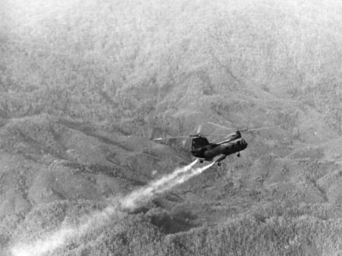 CH-46 Jettisons Fuel 