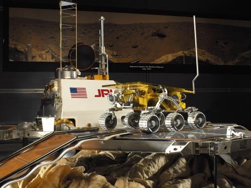 Mars Pathfinder Lander and Sojourner Rover at the Udvar-Hazy Center