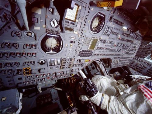 Apollo Command Module, Interior (Cockpit)