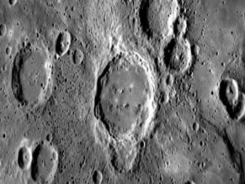 Mercury - Crater Ejecta and Chains of Secondary Impacts