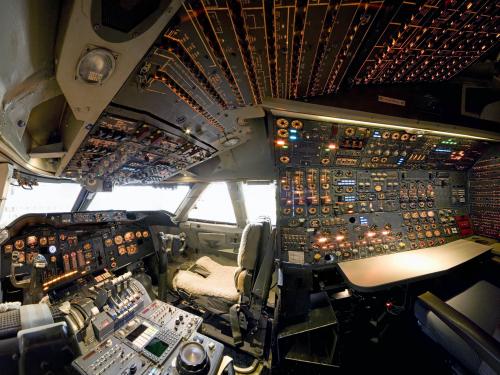 Boeing 747 Cockpit in America by Air