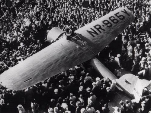 Amelia Earhart, Lockheed Model 5C Vega Special