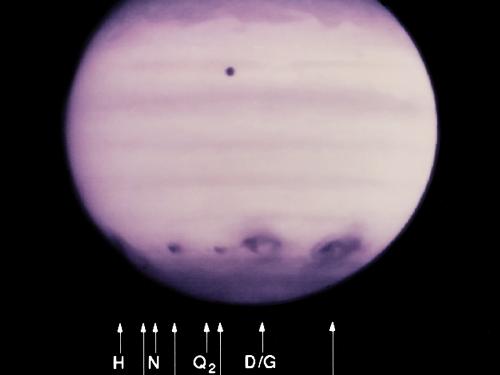 Hubble Ultraviolet Image of Comet P/Shoemaker-Levy 9 Impacts on Jupiter