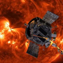 Illustration of a spacecraft approaching the Sun.