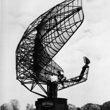 Raytheon Radar Antenna