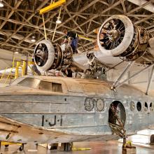 Sikorsky JRS-1 Assembly - Mounting the Right Engine