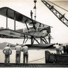 Changing from wheels to floats on the Douglas World Cruiser