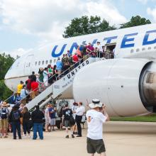 United Airlines Boeing 777 at Become a Pilot Day 2014