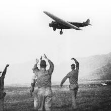 The First Flight to Hawaii