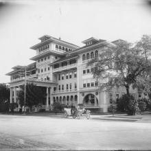 Moana Hotel on Waikiki Beach