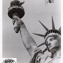 Bill Bennett Hang Gliding over the Statue of Liberty