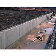 Udvar-Hazy Center East retaining wall