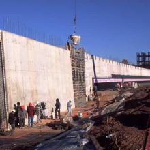 Udvar-Hazy Center East  wall nears completion