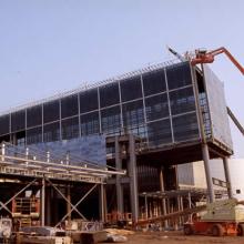 Glass in place for the Udvar-Hazy Center entryway