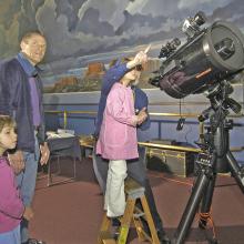 Astronomer with kids