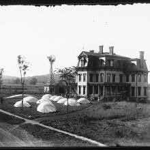 Carl Myers' Balloon Farm