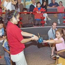 How Things Fly Explainer Demonstrates Force of Flight