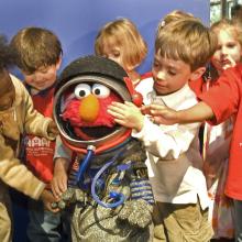 Grow Up Great with Science - Elmo and school children