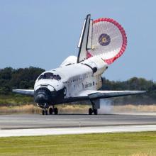 Space Shuttle <em>Discovery</em>