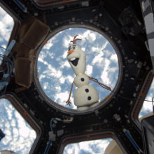 A plush toy in the shape of Olaf from Disney's Frozen is floating on the ISS. 