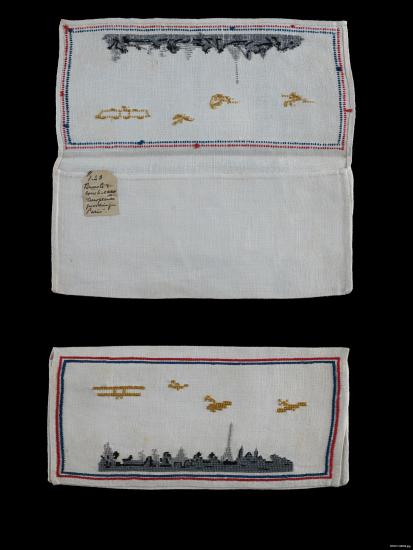 Airplanes embroidered on a linen bag. 