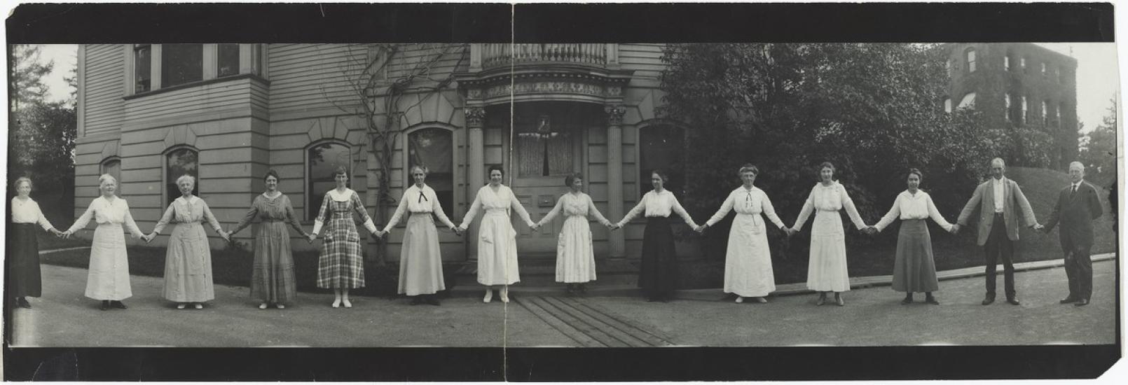 Group portrait of computers at Harvard College Observatory