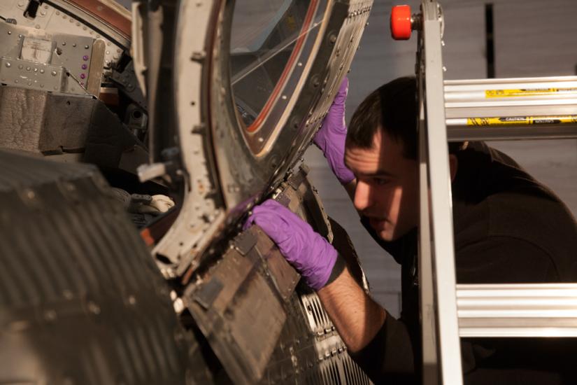 Reinstalling the Gemini IV Hatch