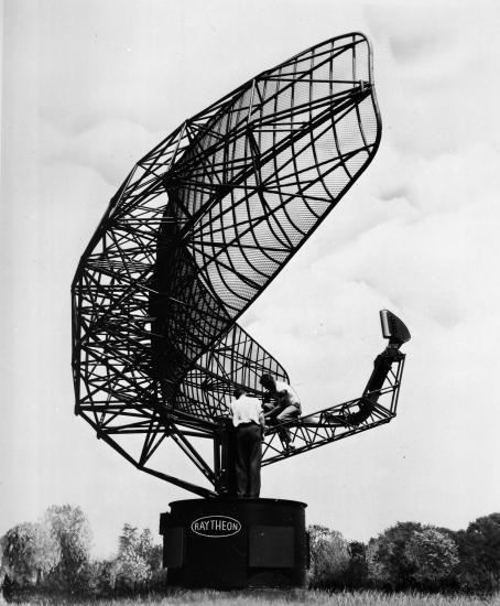 Raytheon Radar Antenna