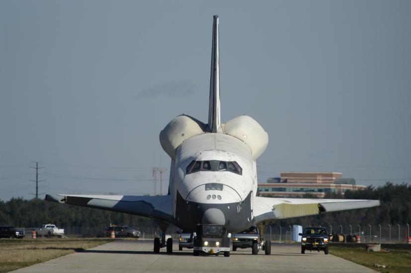 Space Shuttle "Enterprise" Taxis to Udvar-Hazy Center