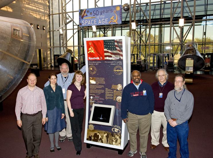 Sputnik Kiosk Staff