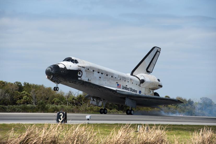 Space Shuttle Discovery Lands