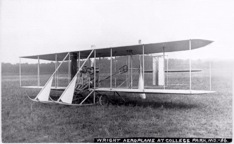 A front-facing view of the Wright Model B, a biplane for sale by the Wright brothers.