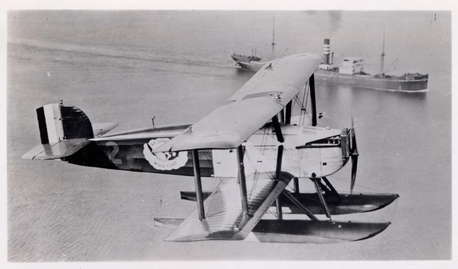 The Douglas World Cruiser, a biplane with one engine, with sea floats below the fuselage for water landings.