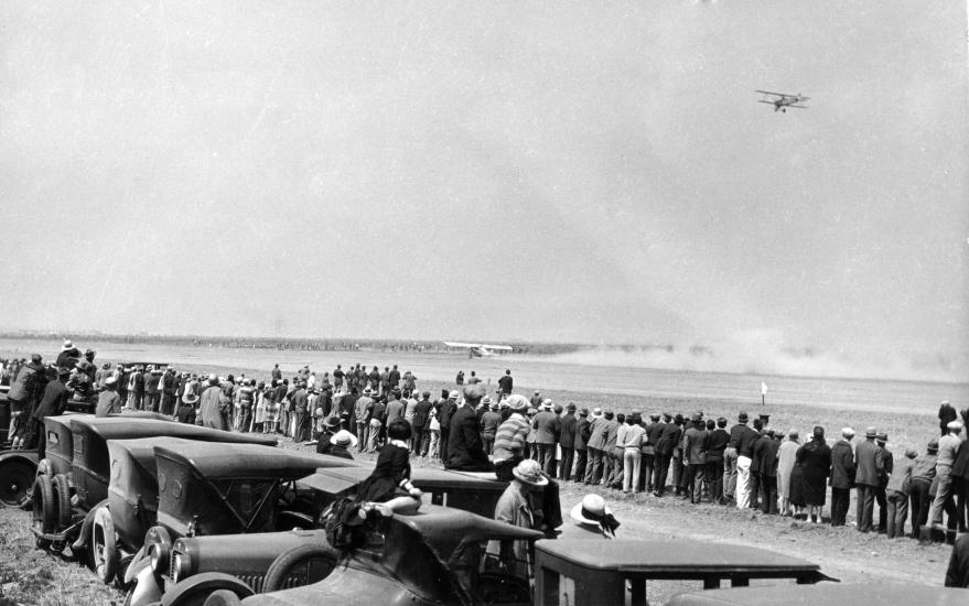 Spectators at the Dole Derby