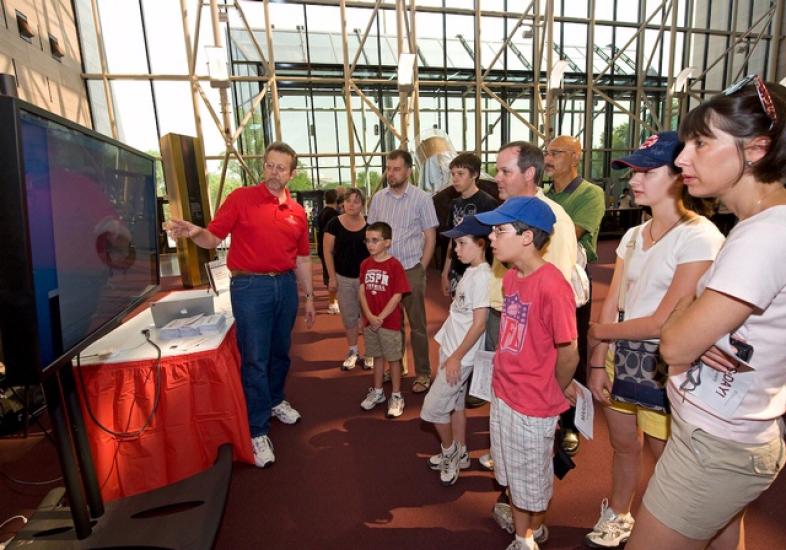 Visitors Learn about Mars Missions at Mars Day!