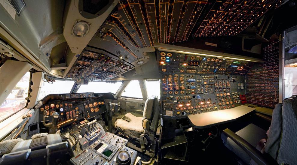 Boeing 747 Cockpit in America by Air