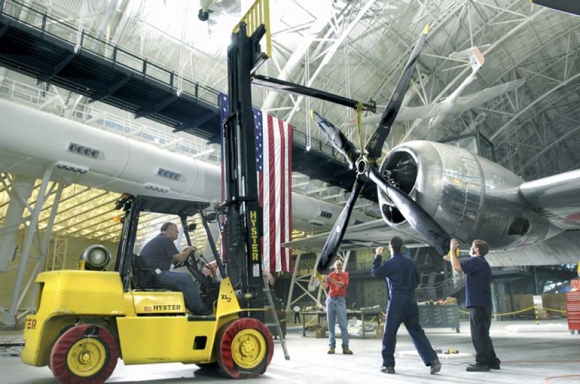 <em>Enola Gay</em> Assembly at Steven F. Udvar-Hazy Center