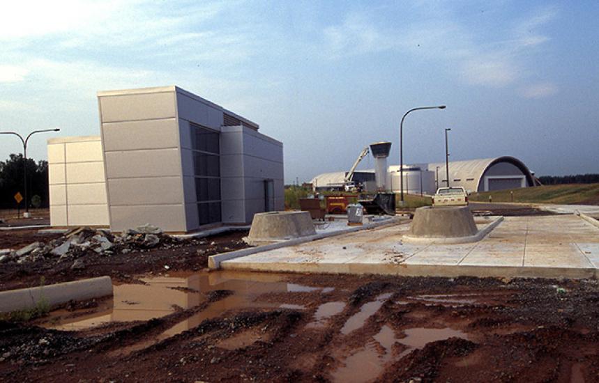 Entrance to Udvar-Hazy Center grounds