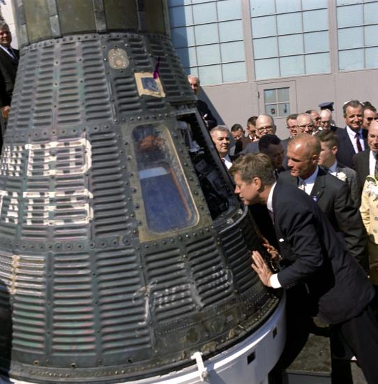 President Kennedy and John Glenn inspect Friendship 7.