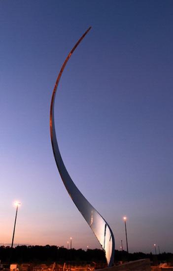 Ascent Sculpture, Udvar-Hazy Center