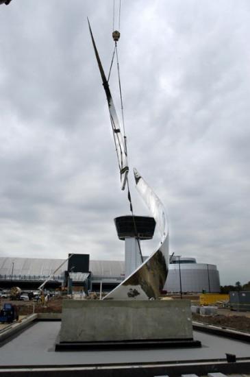 Ascent Sculpture, Udvar-Hazy Center, assembly