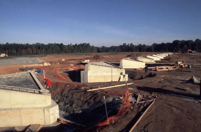 Thrust blocks  for Udvar-Hazy Center hangar trusses