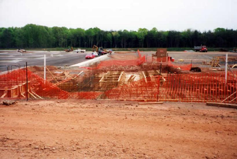 Udvar-Hazy Center parking lot view