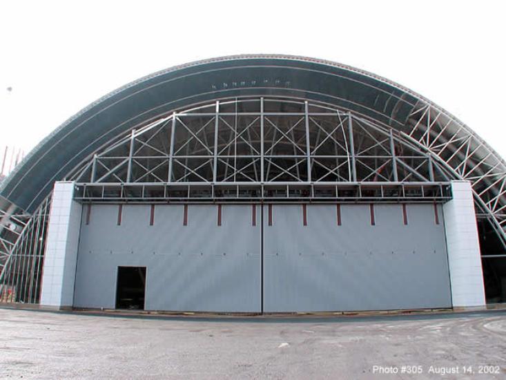 Udvar-Hazy Center north hangar doors are in place