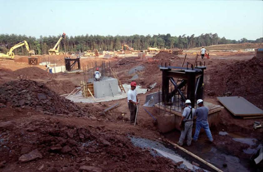 Walls for Udvar-Hazy Center Space Hangar