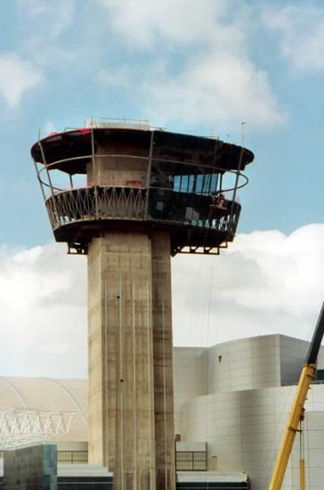 Udvar-Hazy Center Engen Tower gets glass