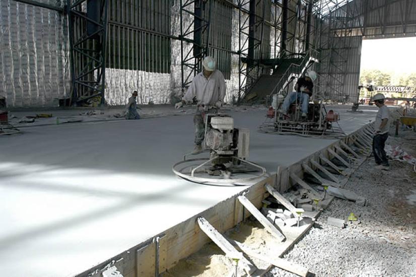 Laying the Udvar-Hazy Center Space Hangar floor