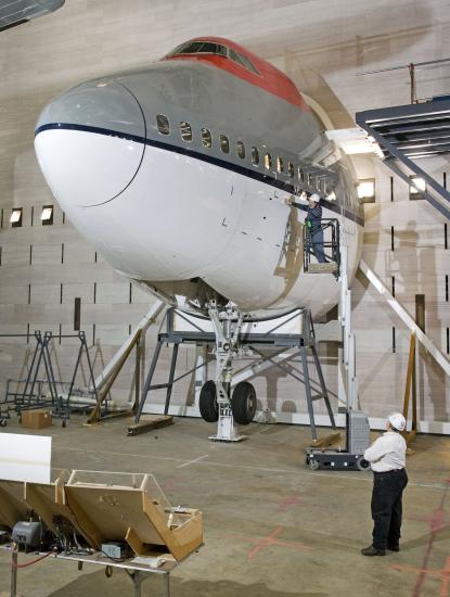 America by Air - Boeing 747 Forward Fuselage Installation